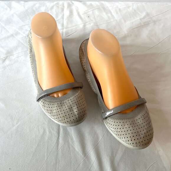 Cole Haan Mary Jane Grey Ballet Stretch Flats,  Size 9 Excellent Condition! - Picture 9 of 10